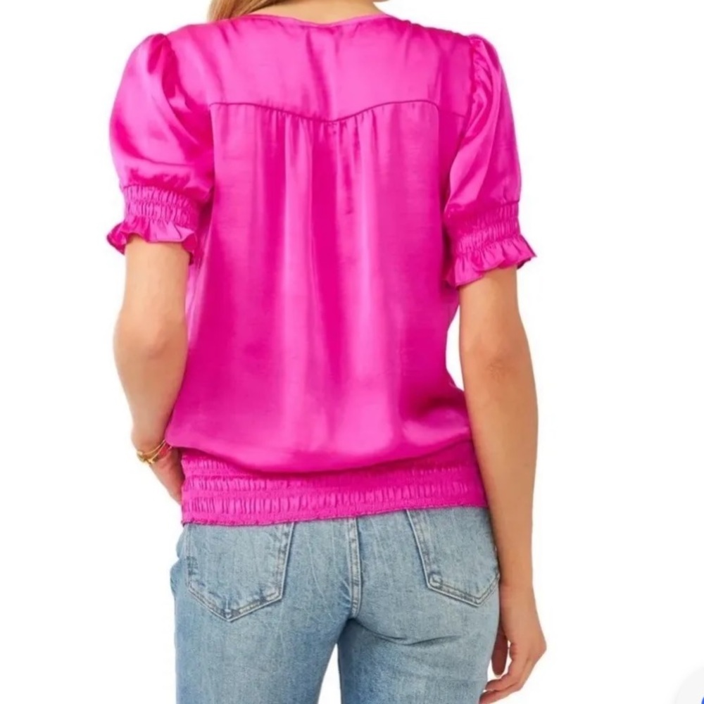 Newtags Vince Camuto,women’s pink smock,pleated silk, short sleeve,V-neck top L
